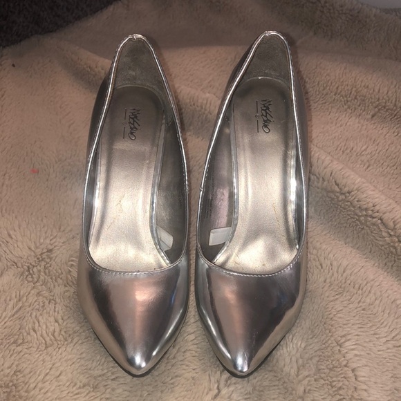 Mossimo Metallic Heels, size 6 - Picture 1 of 8